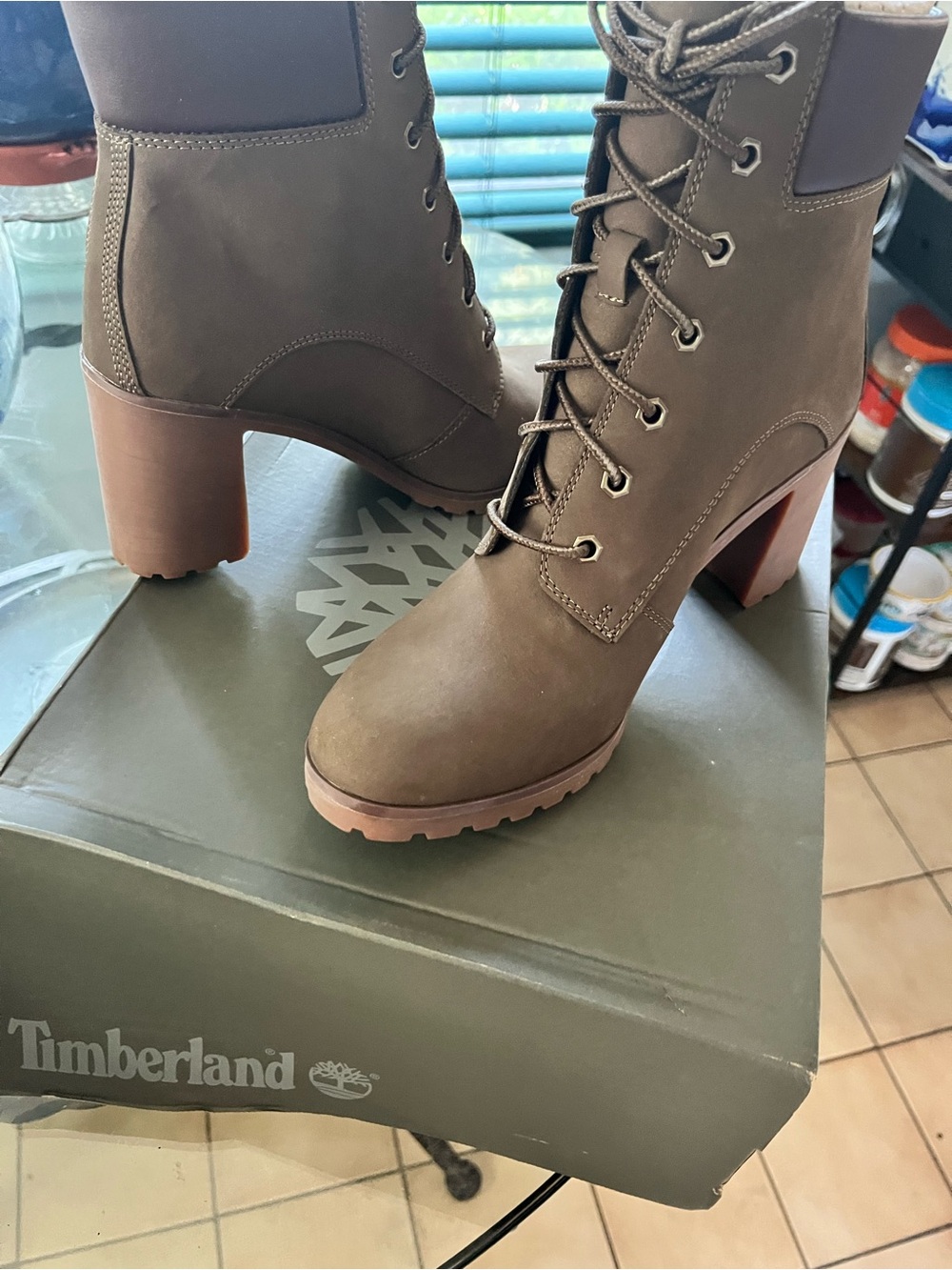 Timberland Women's Brown Lace-Up Heeled Ankle Boots
